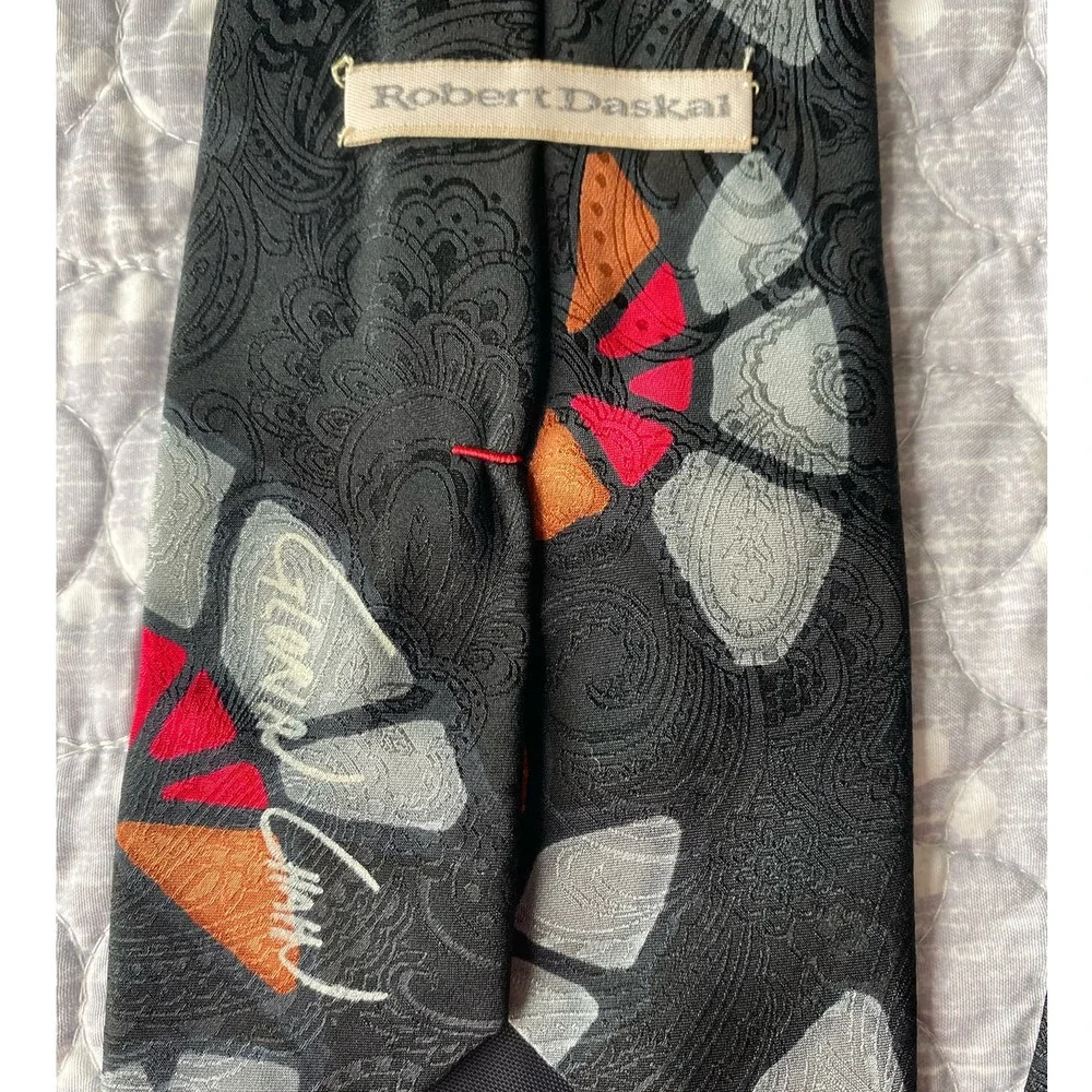 Robert Daskal Gloria Chah Mens Tie HandPainted Silk USA Paisley Silhouette 57